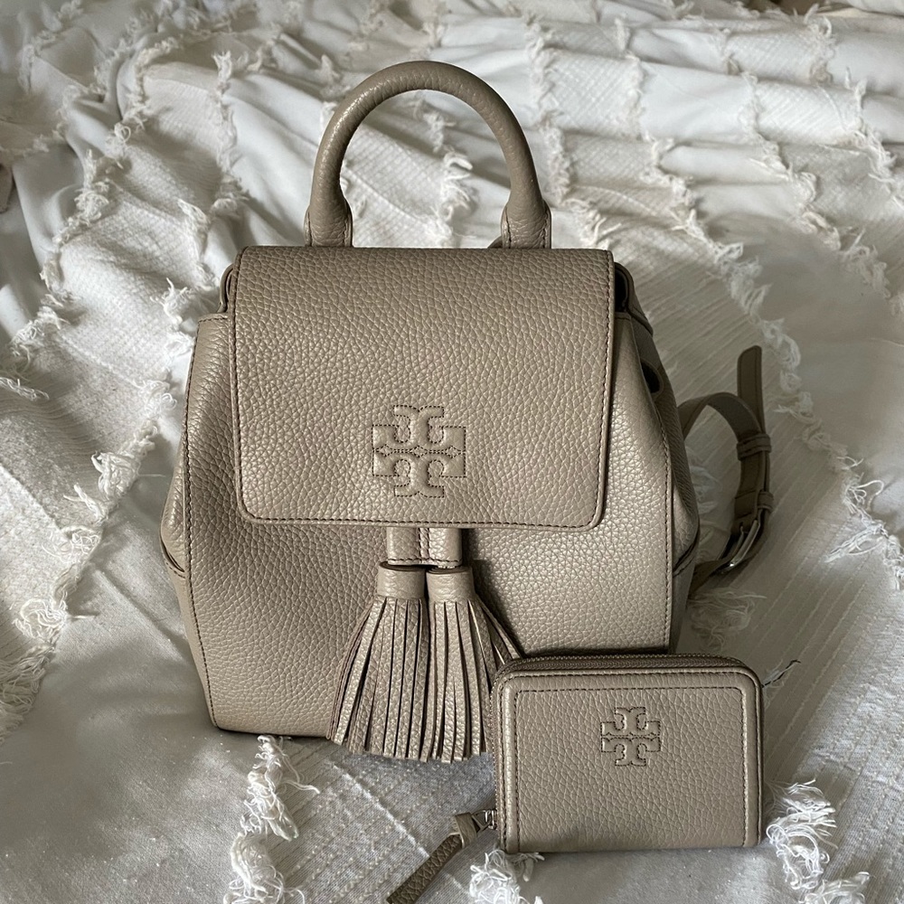 Tory Burch Thea mini Backpack -light grey +wallet